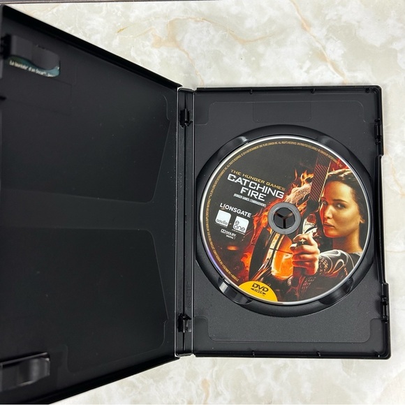 Hunger Games Trilogy 4 DVDs - Picture 6 of 9
